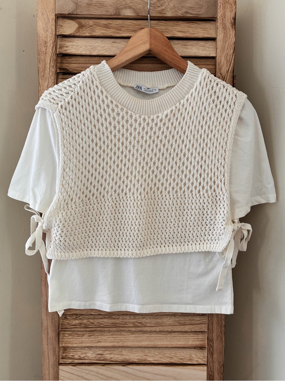 Zara Fall White T-Shirt and Cream Crochet Knit Vest Two Piece Set Size L
